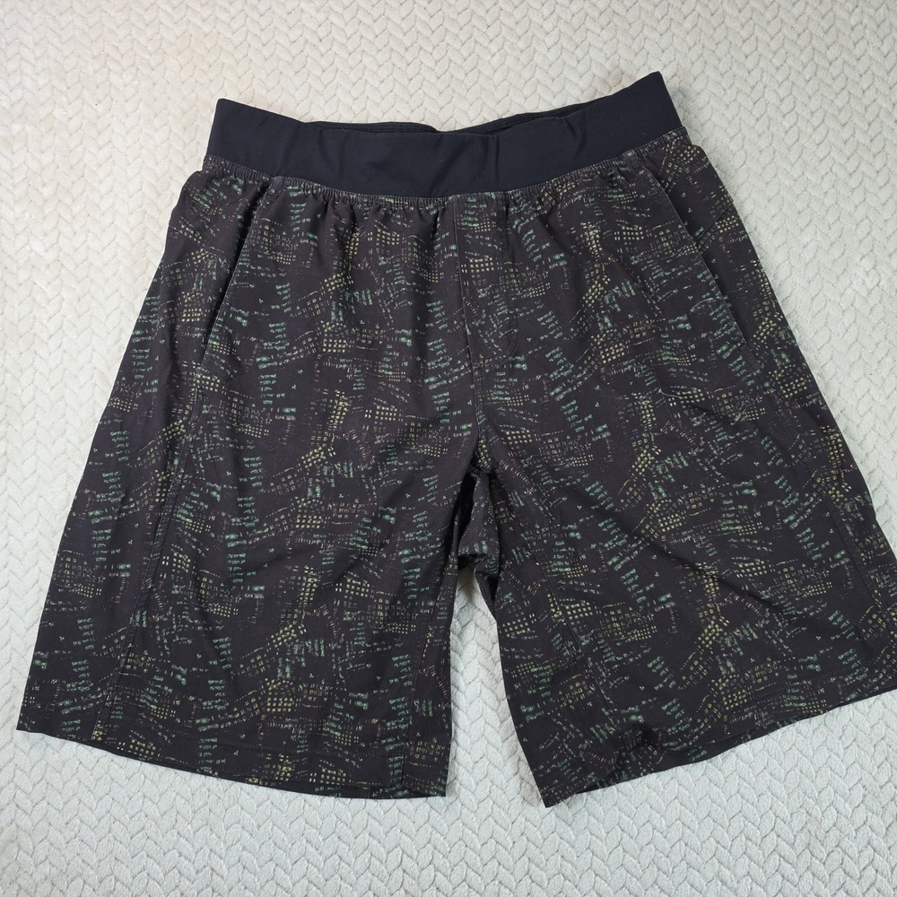 Lululemon‎ Mens Large Athletic Shorts Black Green Digital Grid Print 9" Inseam